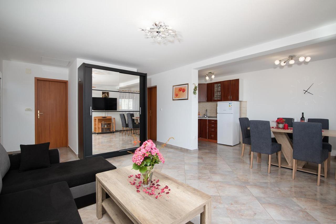Apartmani Dujmovic Medulin Ngoại thất bức ảnh